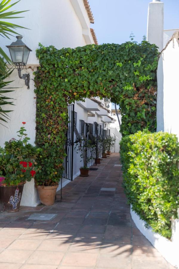 Casa Con Jardin Junto A La Playa Apartment Estepona Exterior photo